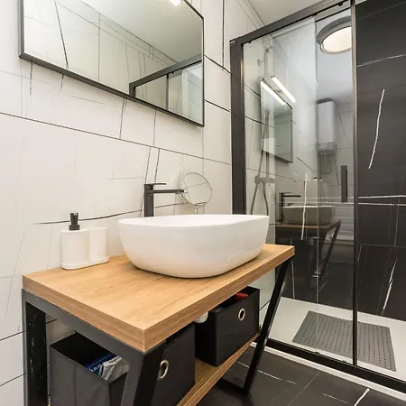Apartman & - Free Parking Апартаменты