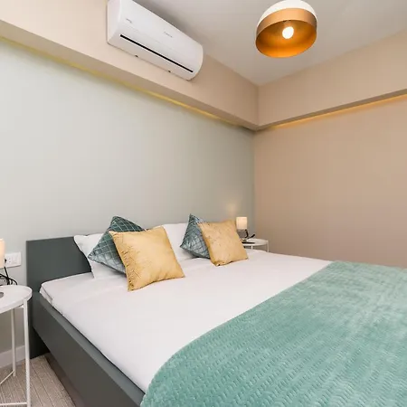 Apartman & - Free Parking 扎达尔