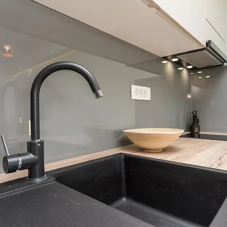 公寓 Apartman & - Free Parking 扎达尔